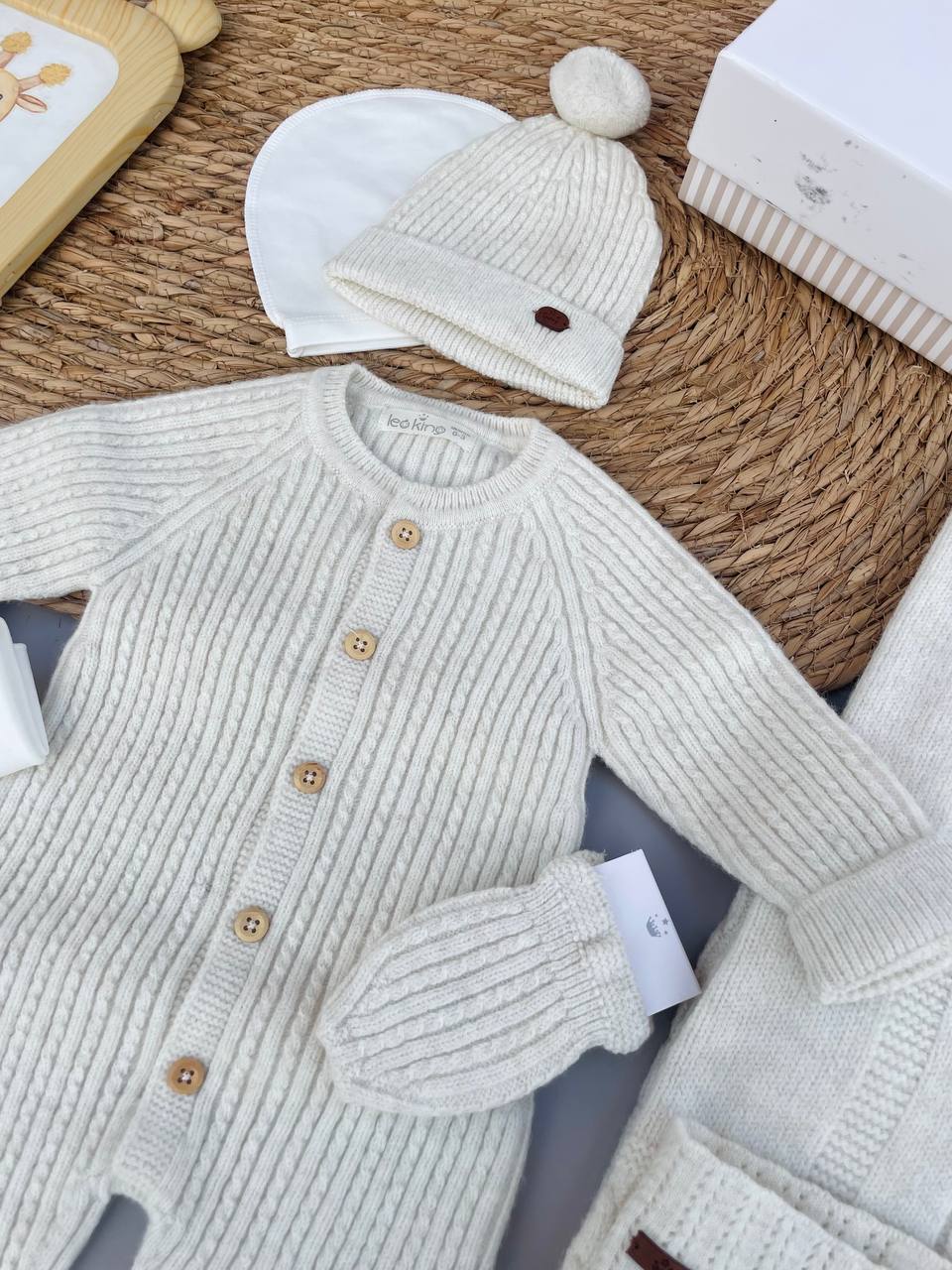 Off-White Wool 9 Pcs Hospital Set