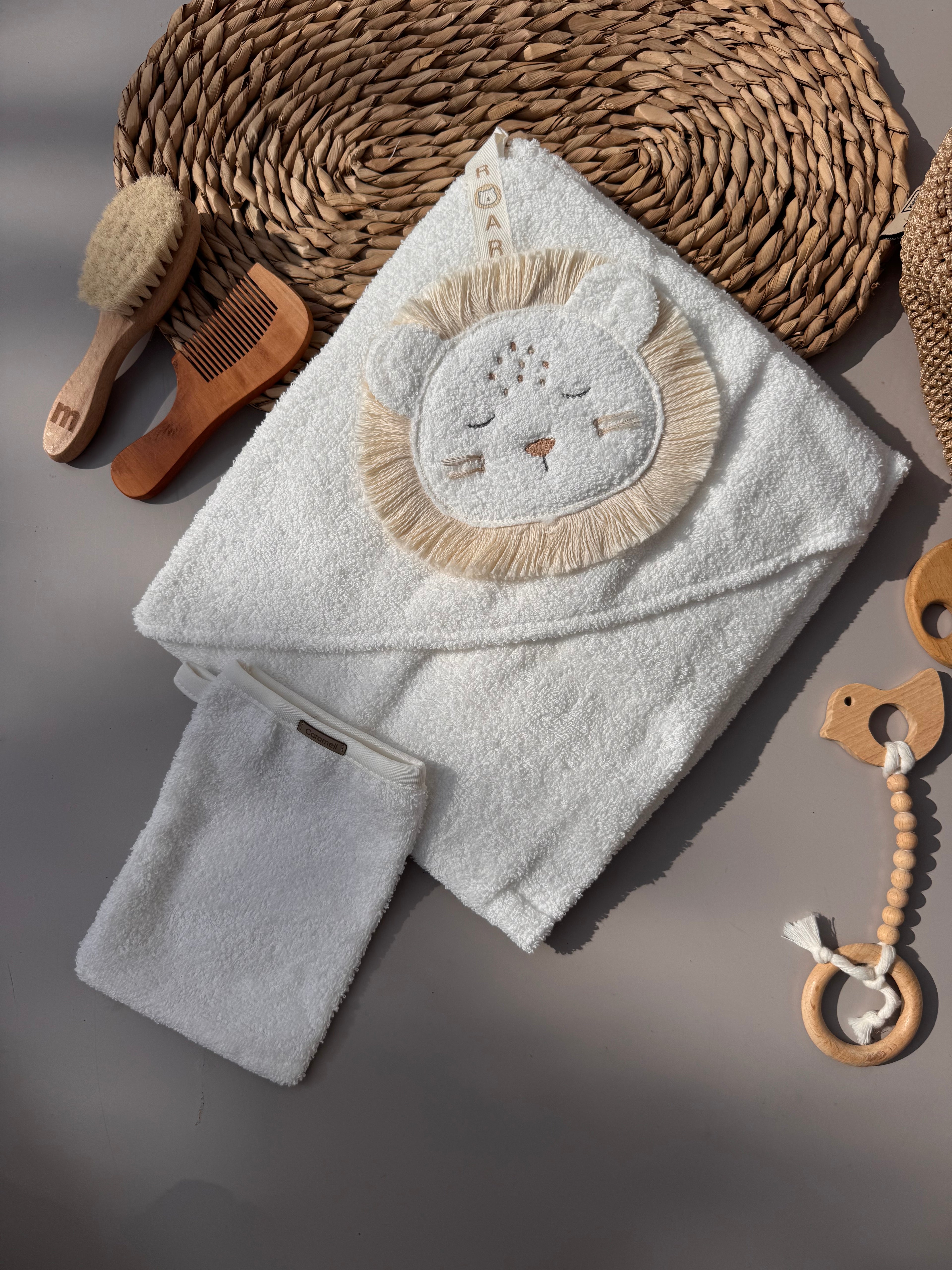 White Lion Caramell Bath Towel