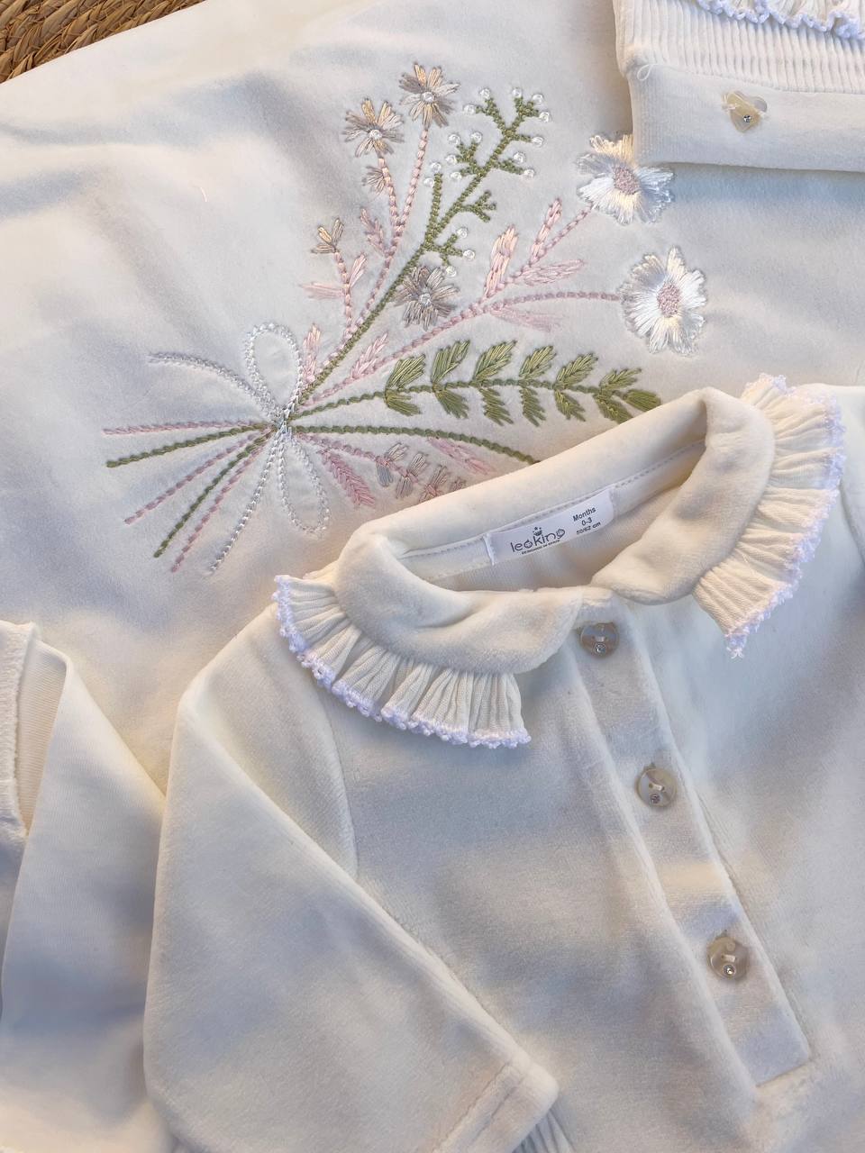 White Flowers Velvet Hospital Set 9 Pcs