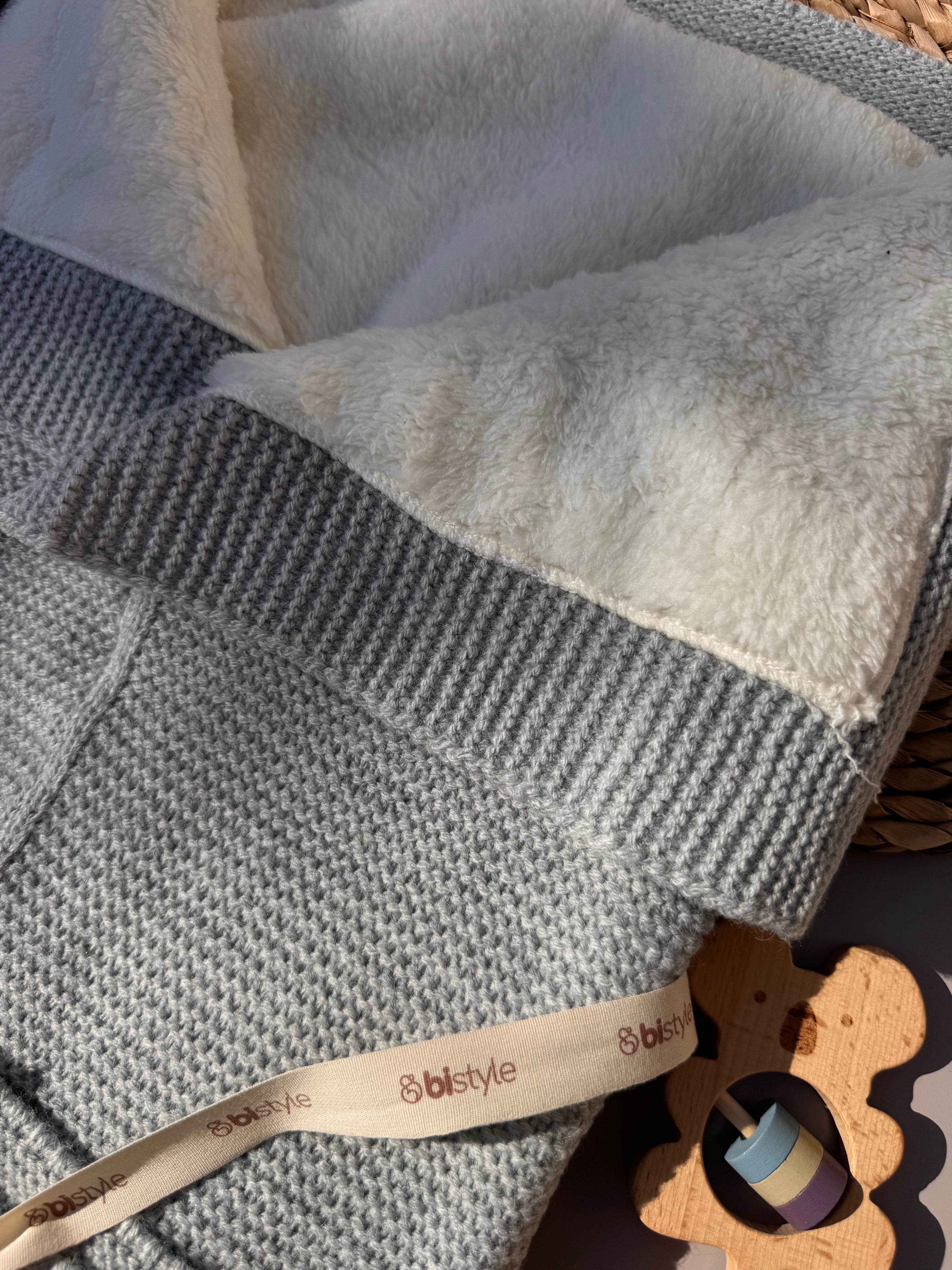 Grey Organic Fabrics blanket fleece inside (GOTS Certified)