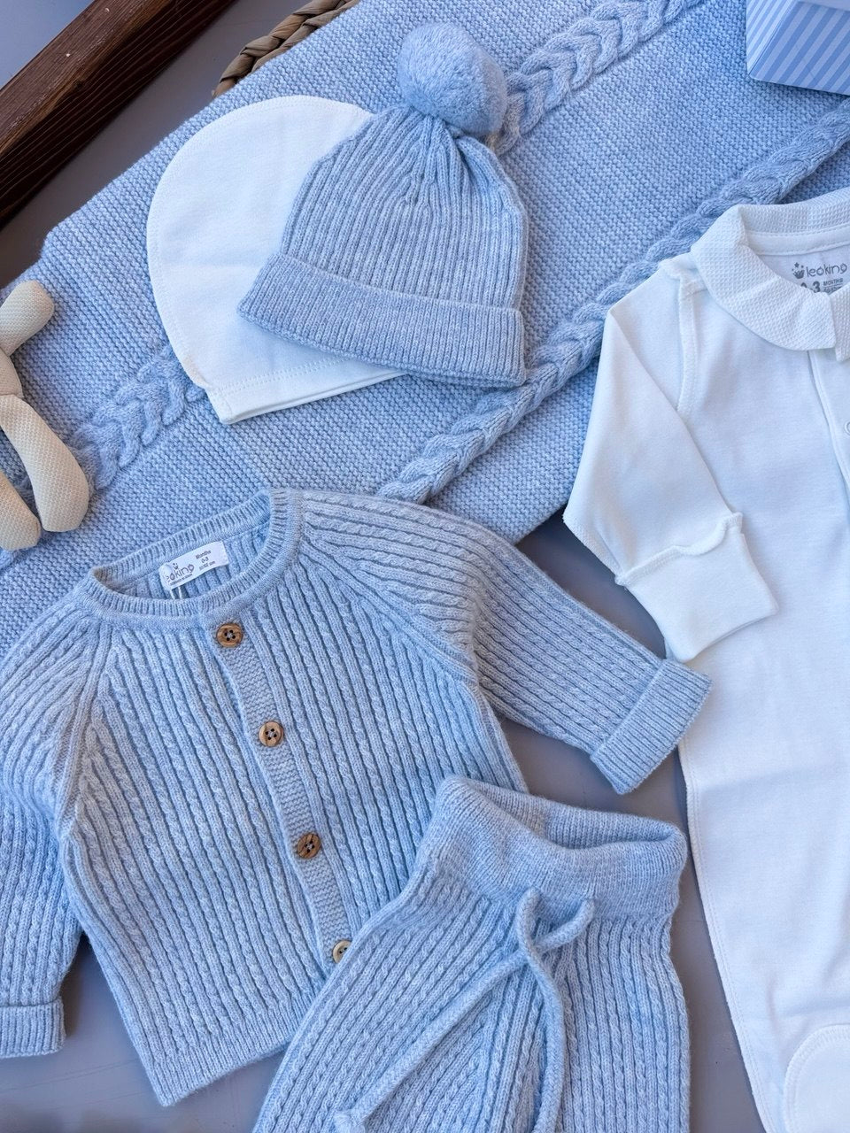 Blue Spanish Design Natural Wool 9 Pcs Hospital Set