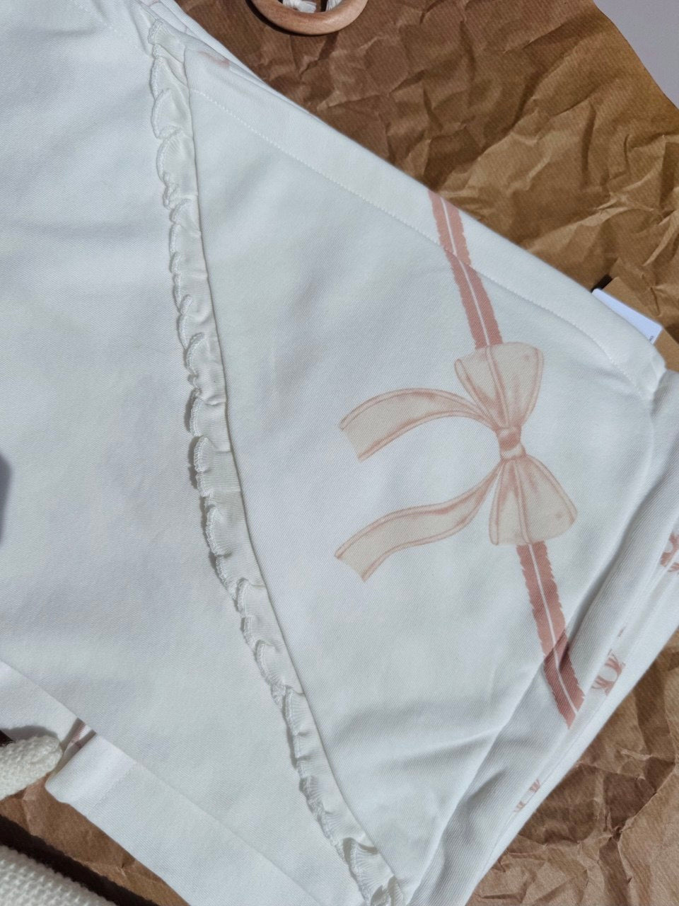 White And Pink Bows Blanket GOTS Certified