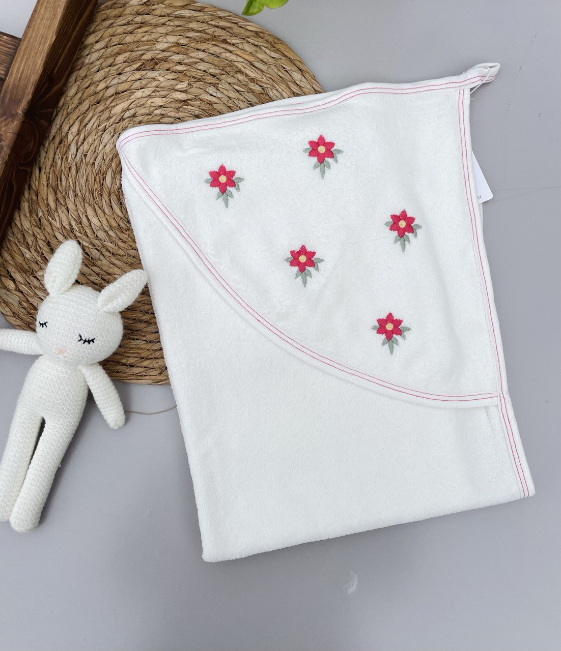 Red Flowers Bath Towels