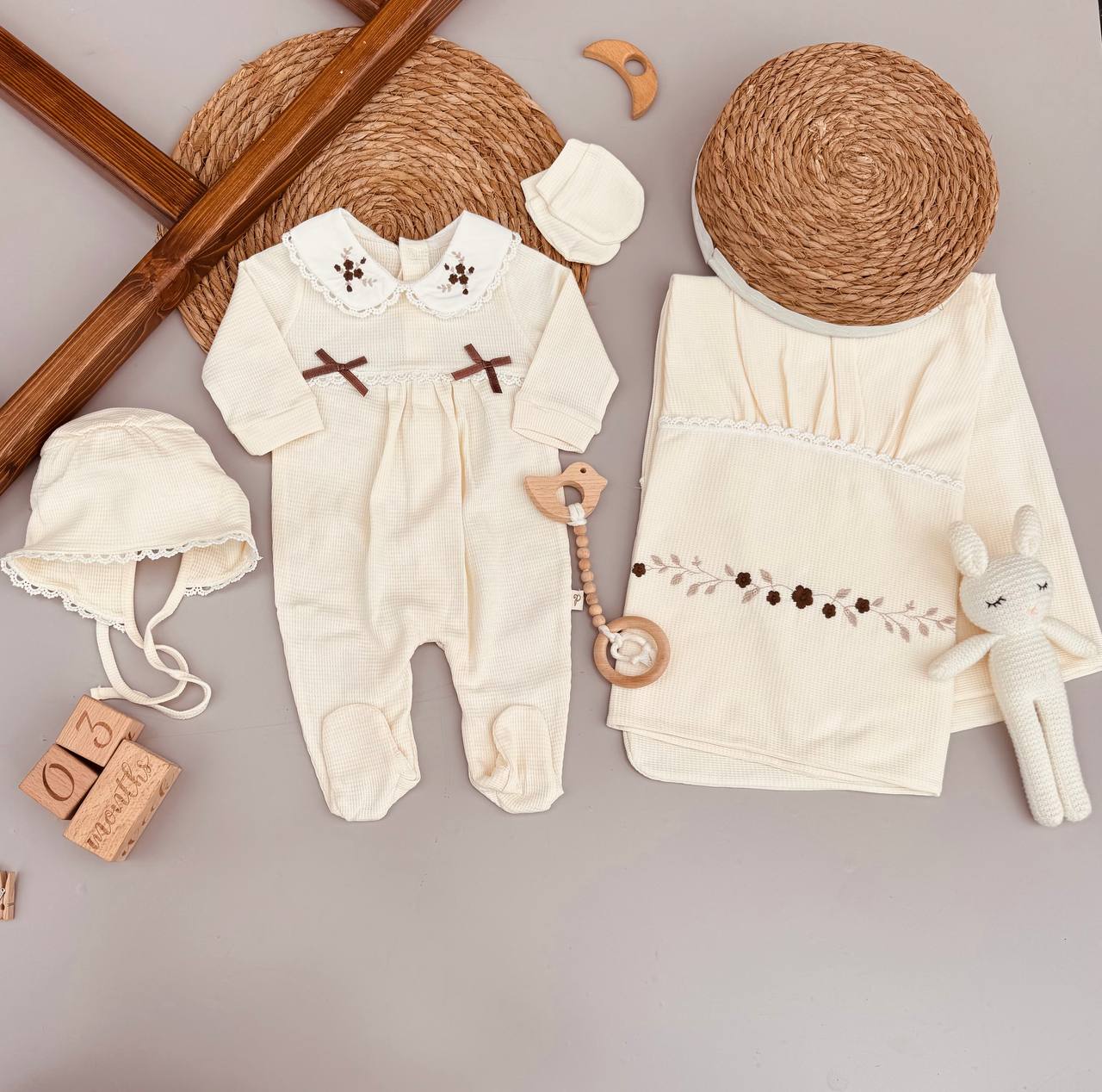 Cream And Brown Poupée Cotton Hospital Set 4 Pcs
