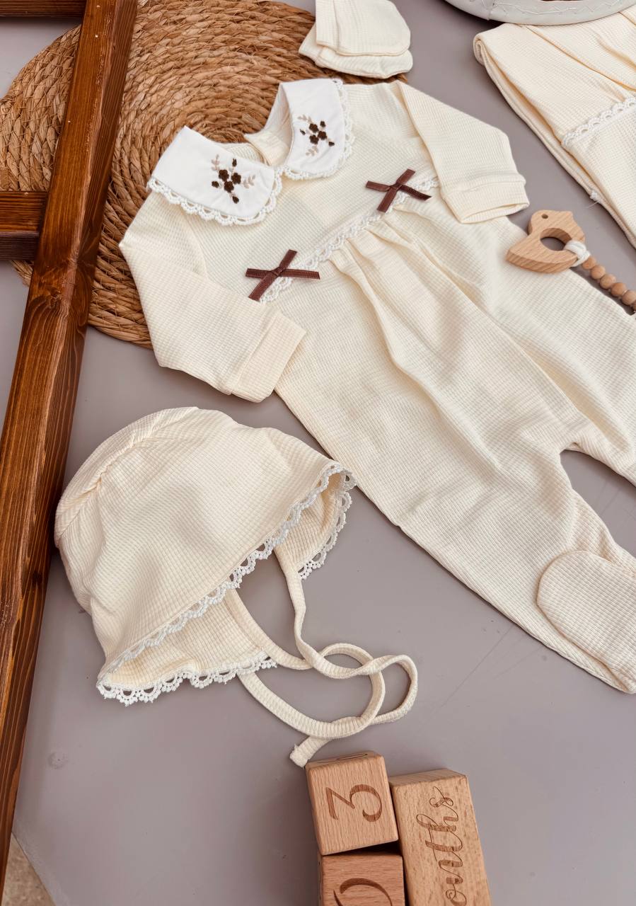 Cream And Brown Poupée Cotton Hospital Set 4 Pcs