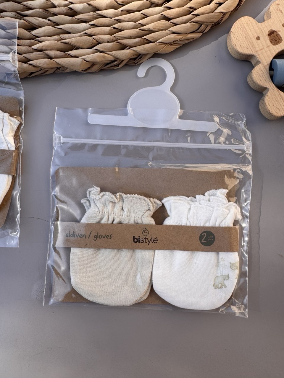 Organic Cotton Beige And White Mittens