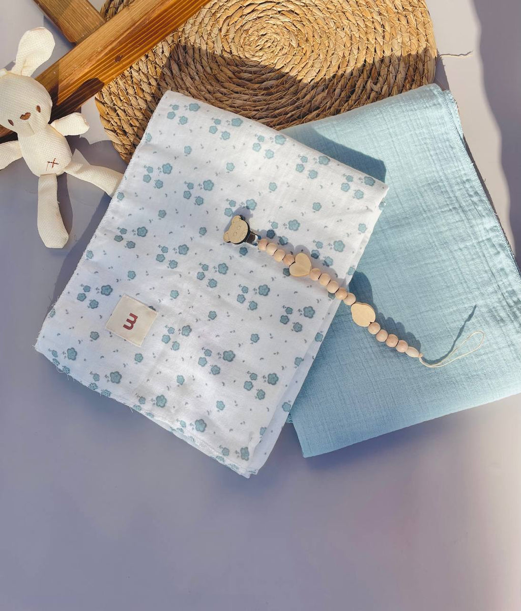 Love Max 2 Blankets Set With Pacifier Clip