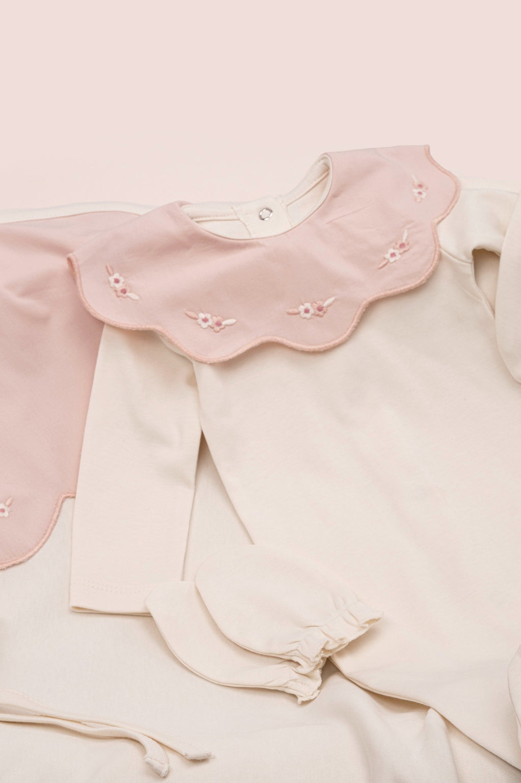 Cream Pink Flowers Hospital Set 4 Pcs