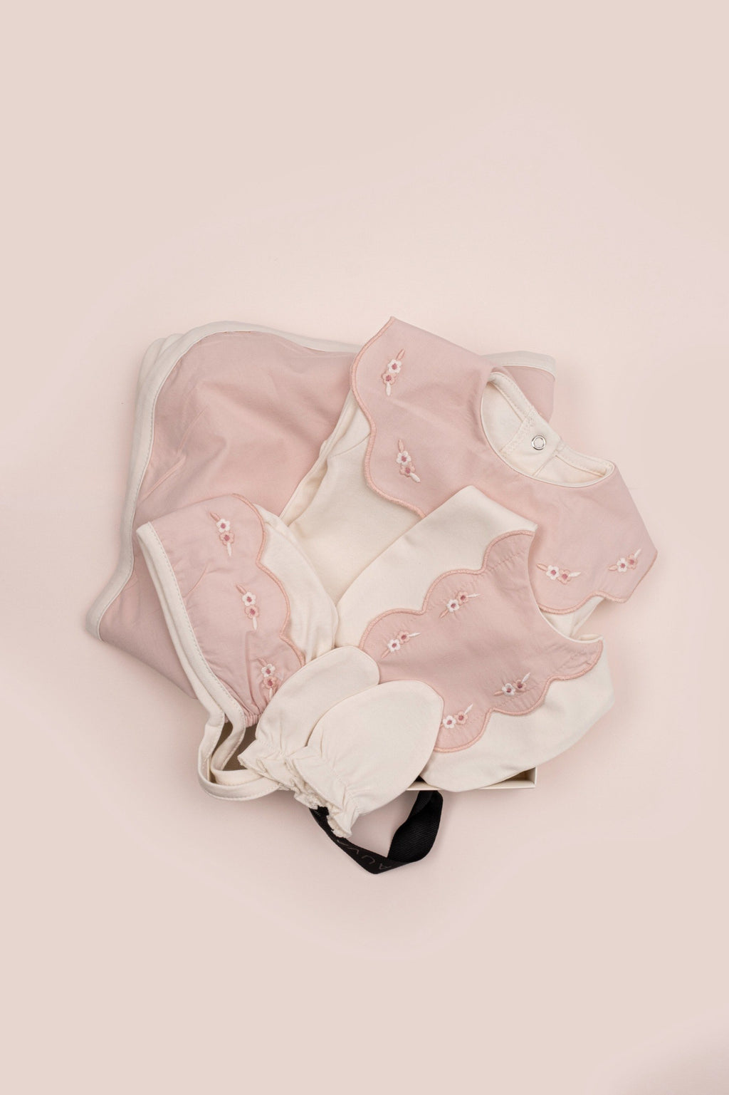 Cream Pink Flowers Hospital Set 4 Pcs
