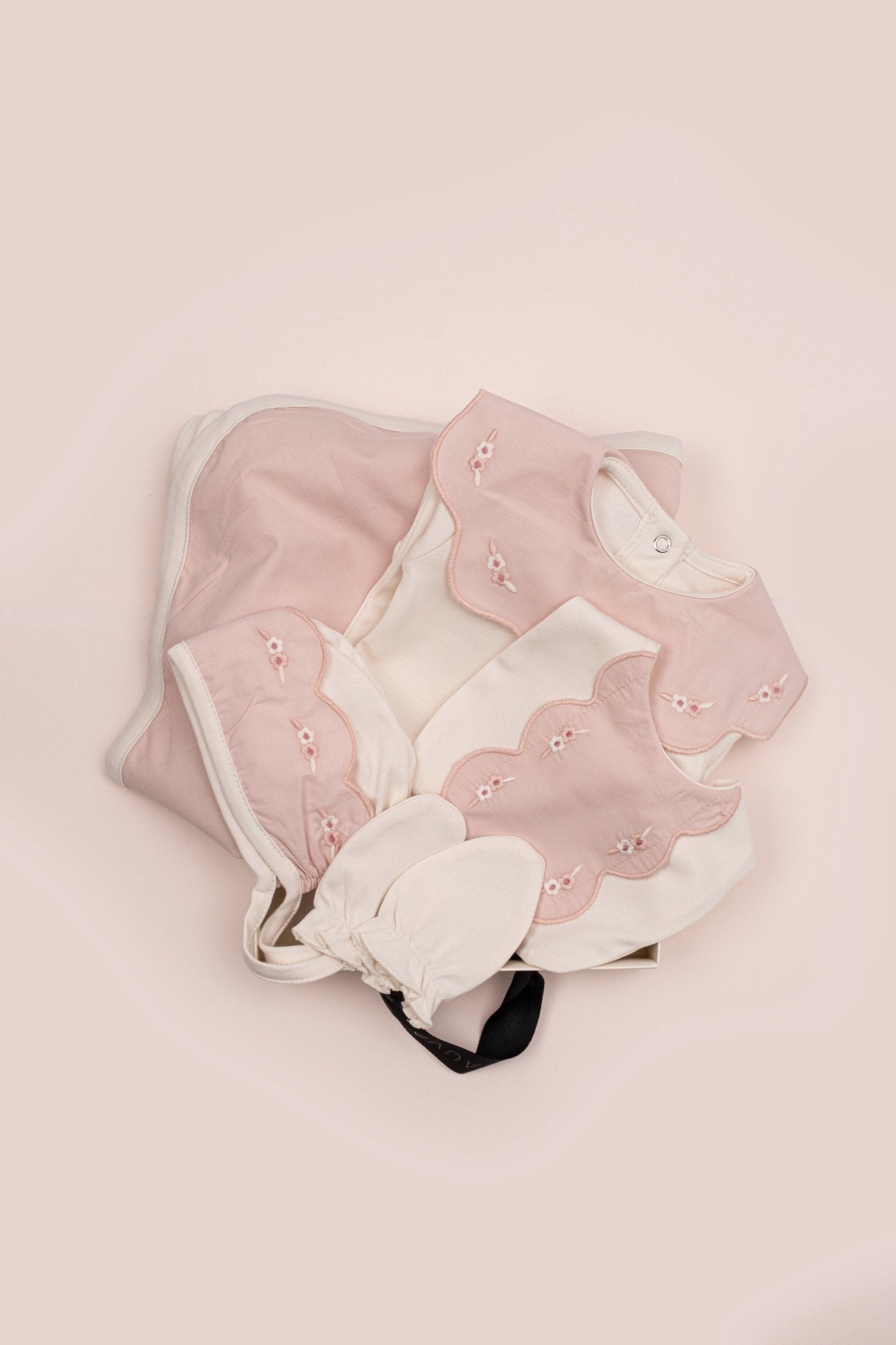 Cream Pink Flowers Hospital Set 4 Pcs