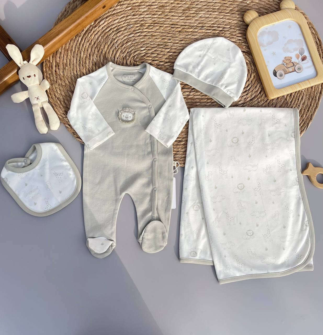 Kiwi Green Hospital Set Lion 4 Pcs